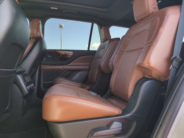 Used 2020 Lincoln Aviator Reserve w/ Equipment Group 201A RWD image 19