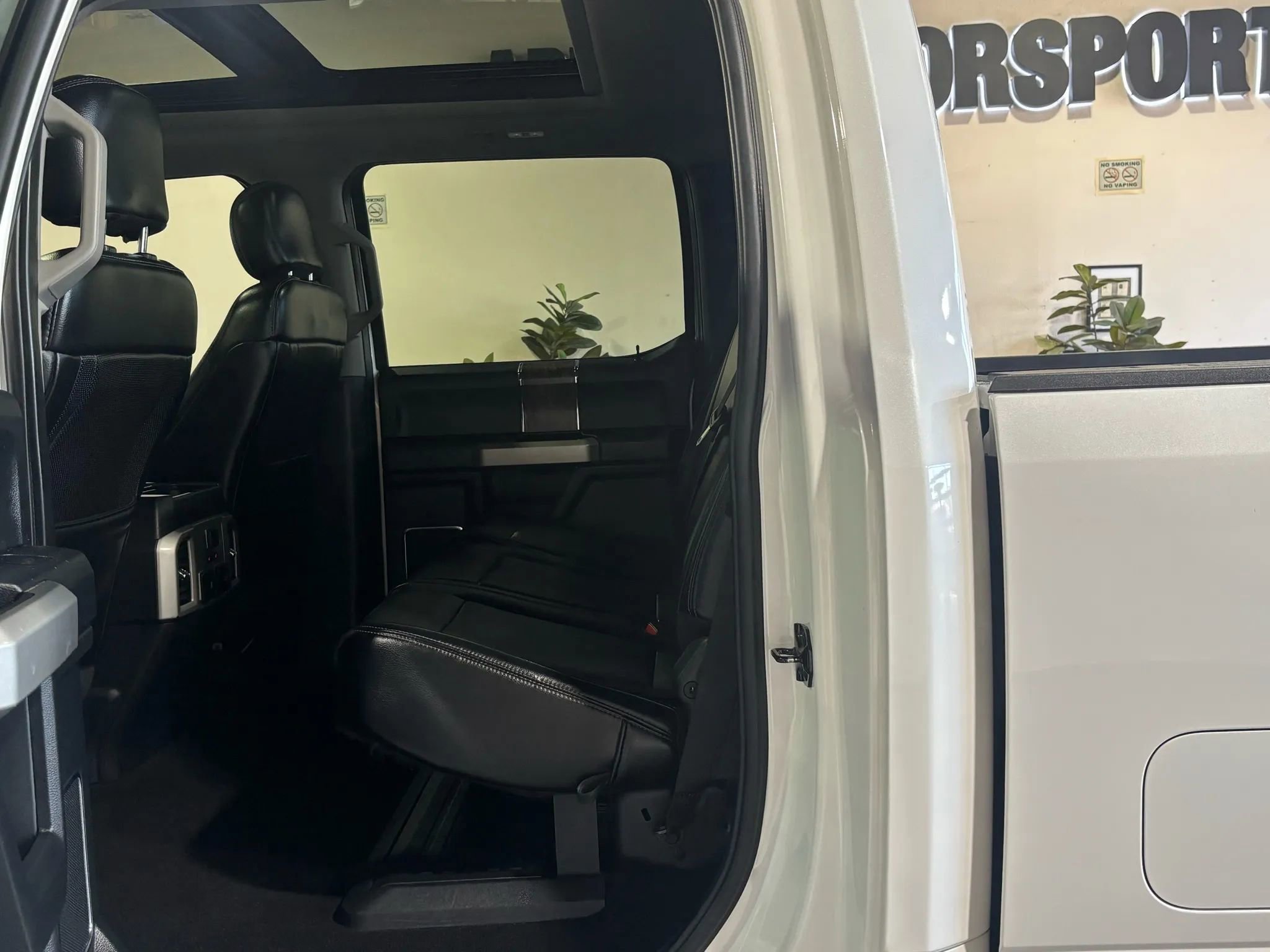 Used 2019 Ford F350 Lariat w/ Lariat Ultimate Package image 11