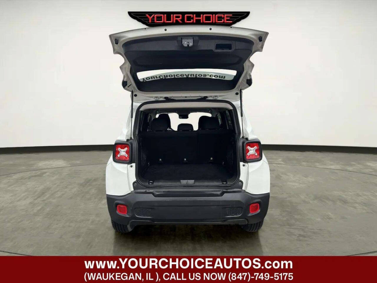 Used 2020 Jeep Renegade Latitude AWD/4WD image 14