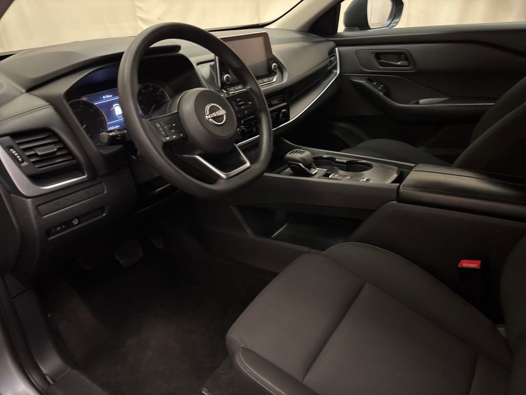 Used 2024 Nissan Rogue S image 12