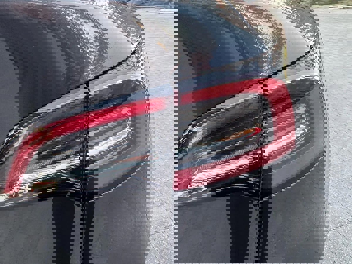 Used 2025 Tesla Model Y Long Range image 42