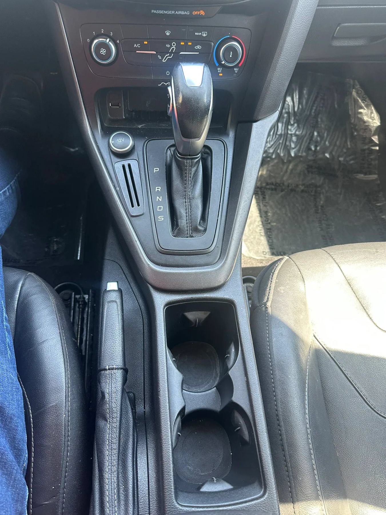 Used 2016 Ford Focus SE w/ Equipment Group 201A FWD image 32