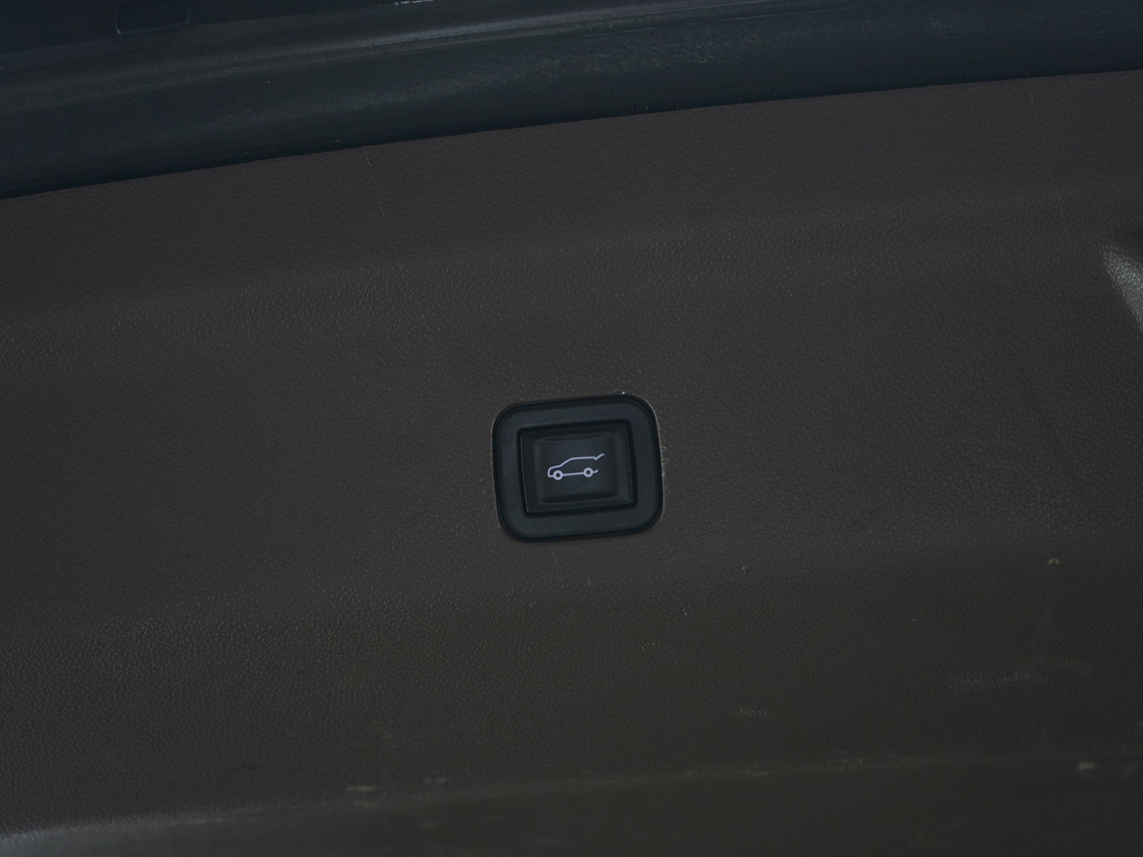 Used 2021 GMC Yukon Denali w/ Denali Premium Package image 22