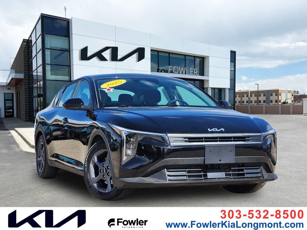 Certified 2025 Kia K4 LXS FWD image 1