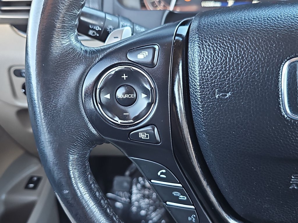 Used 2017 Honda Pilot Touring image 11