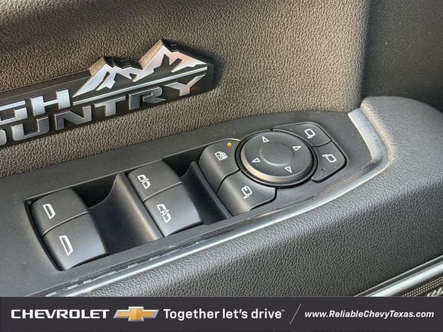 Used 2025 Chevrolet Silverado 1500 High Country w/ High Country Premium Package AWD/4WD image 29