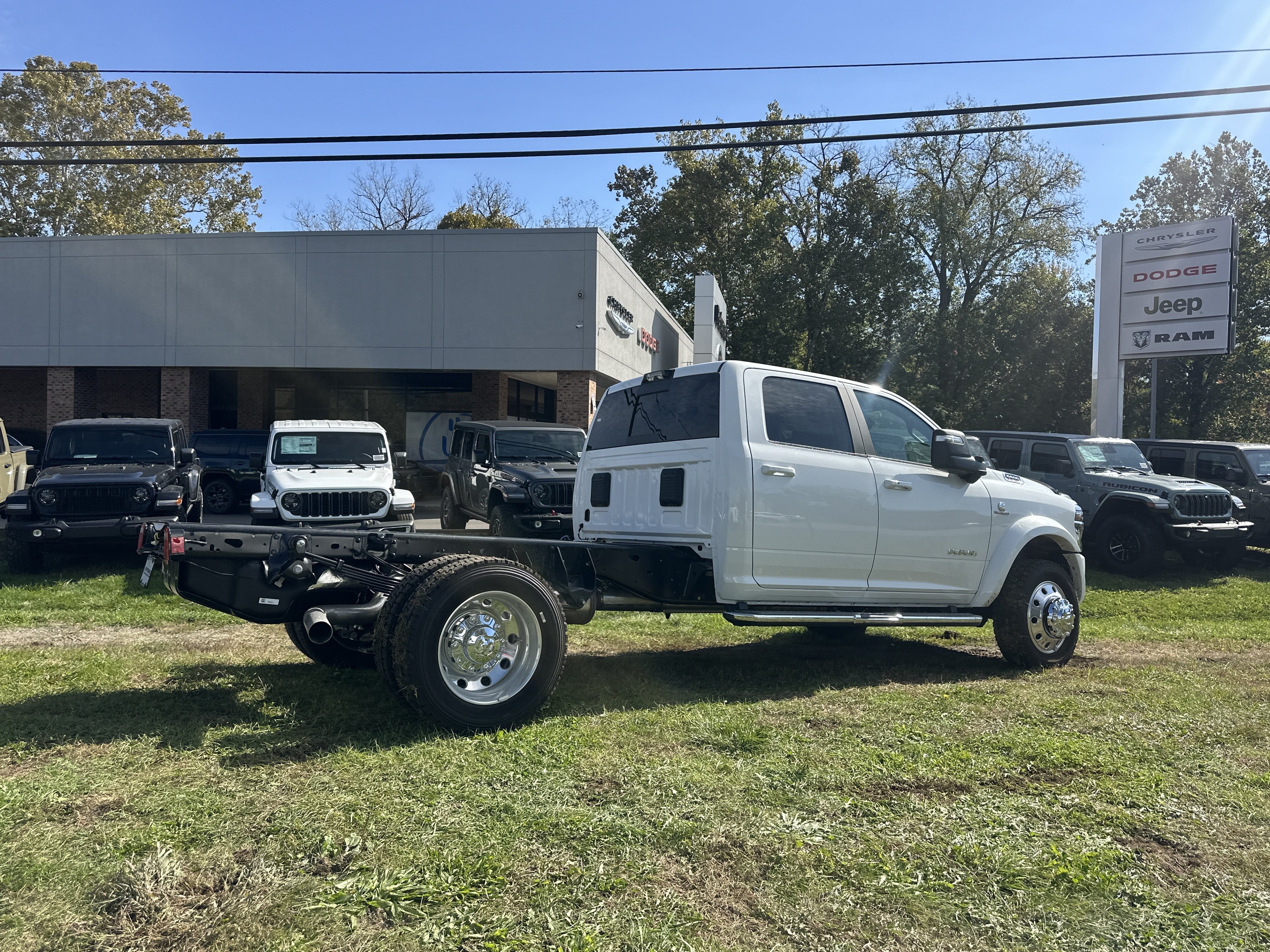 New 2027 RAM 5500 4x4 Crew Cab image 19