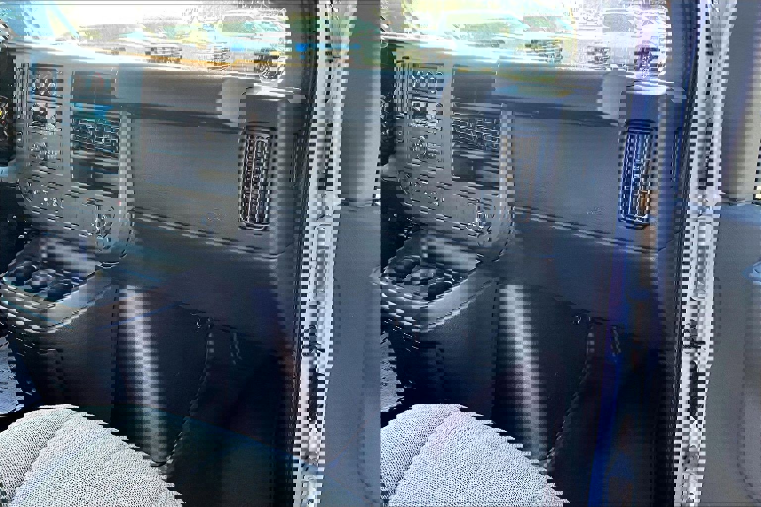 Used 2018 Chevrolet Express 2500 LT w/ LT Preferred Equipment Group image 16