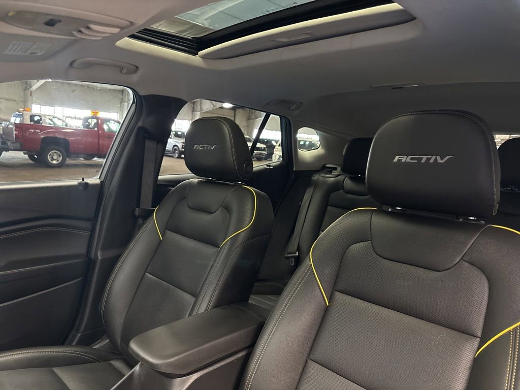 Used 2024 Chevrolet Trax ACTIV w/ Sunroof Package FWD image 23