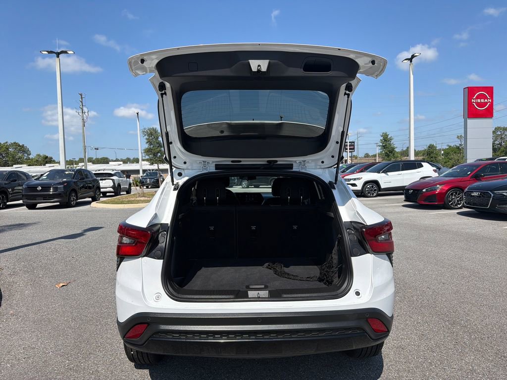Used 2024 Chevrolet Trax RS w/ Driver Confidence Package FWD image 9
