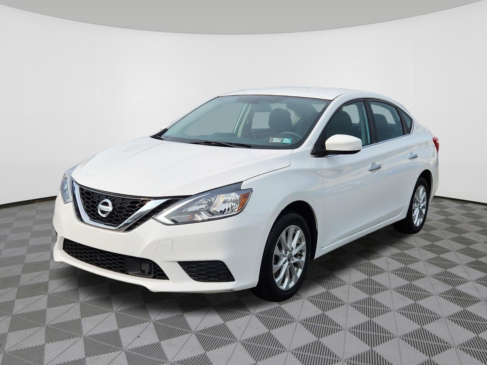 Used 2018 Nissan Sentra SV FWD image 2