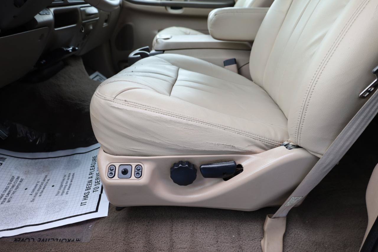 Used 2000 Ford Excursion XLT AWD/4WD image 7