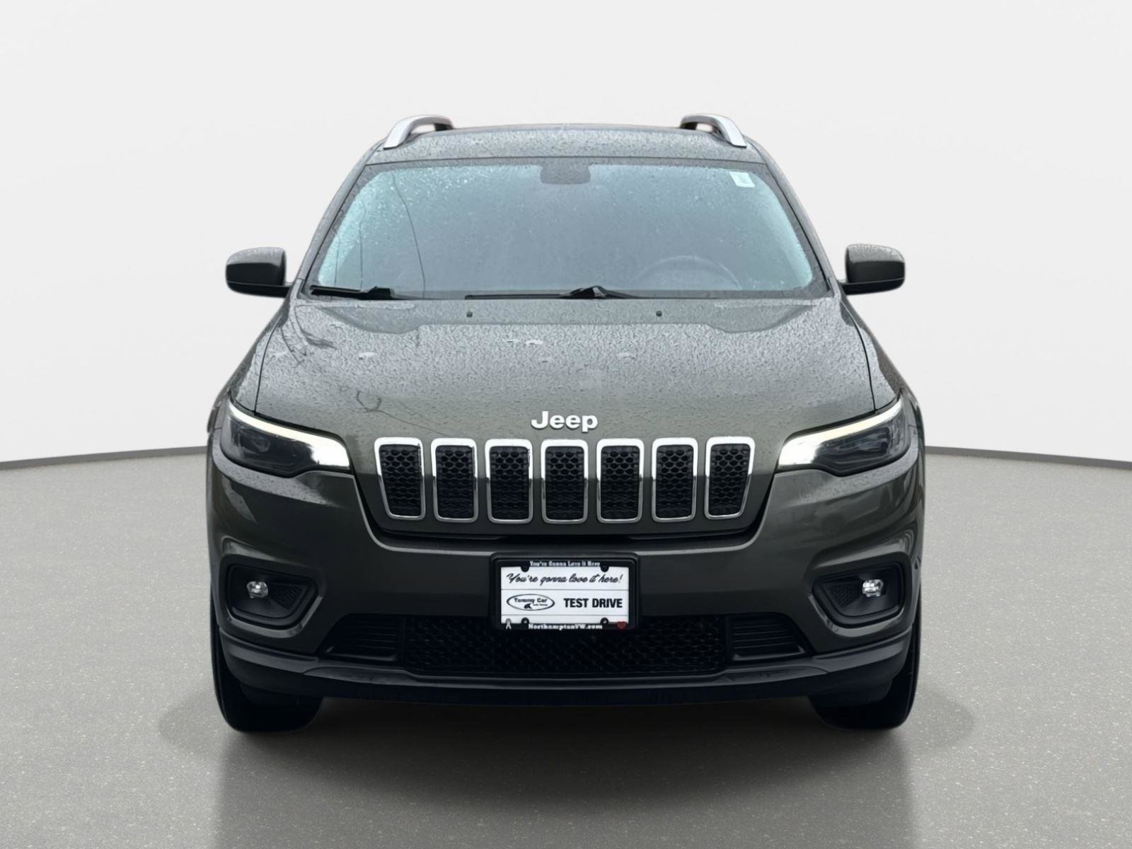 Used 2019 Jeep Cherokee Latitude Plus w/ Cold Weather Group image 2