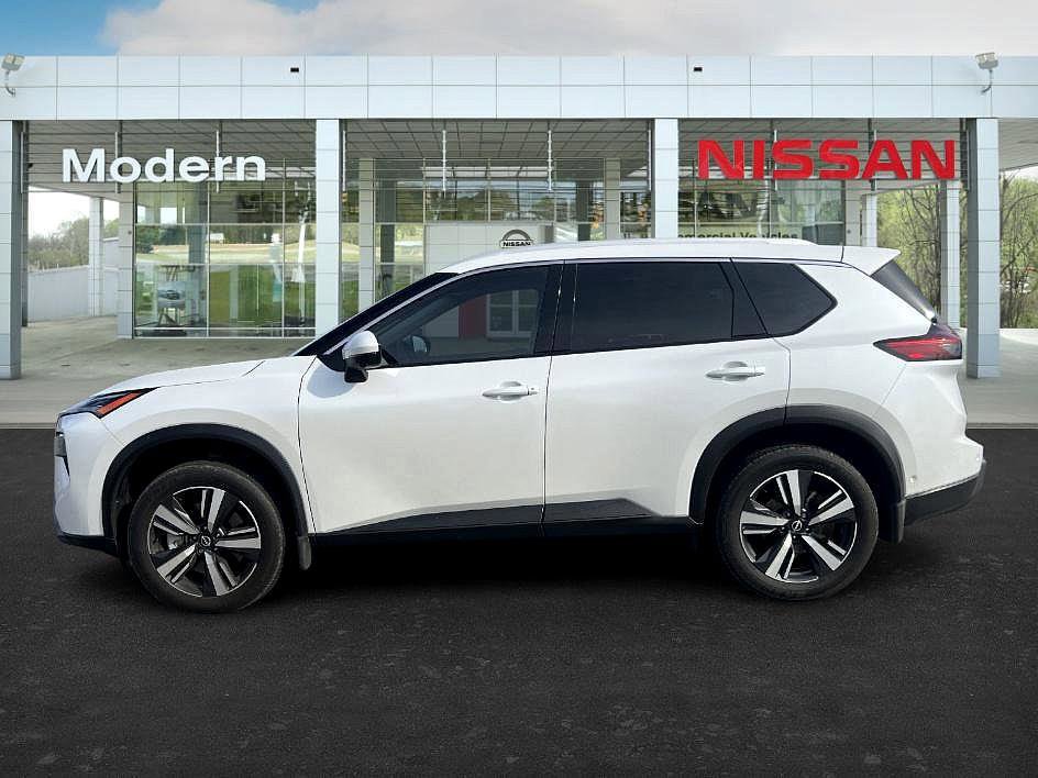 Certified 2025 Nissan Rogue SL w/ Tech Package image 14