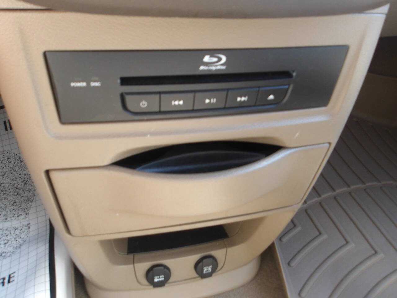 Used 2015 Chrysler Town & Country Touring-L w/ Driver Convenience Group image 19