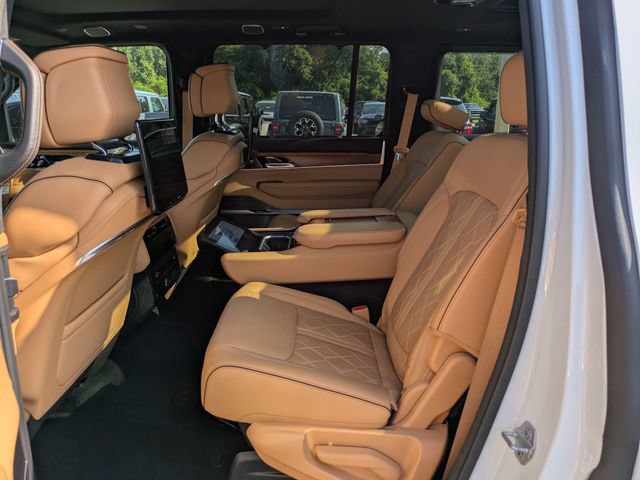 New 2025 Jeep Grand Wagoneer Series III w/ Rear Seat Video Group 1 AWD/4WD image 17