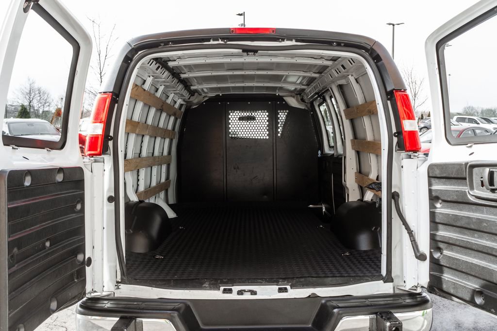Used 2024 GMC Savana 2500 w/ Driver Convenience Package image 27