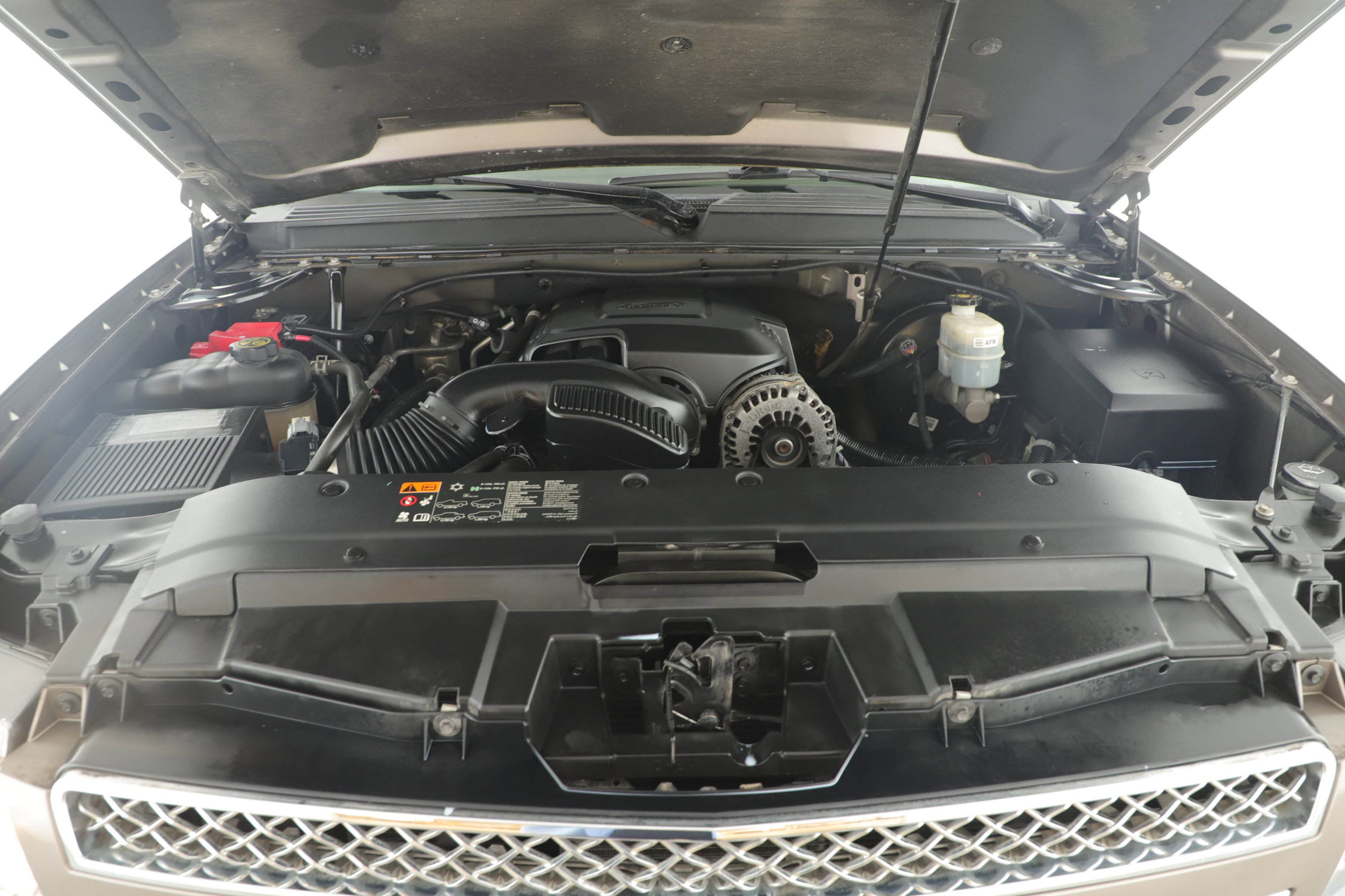 Used 2013 Chevrolet Suburban LTZ image 6