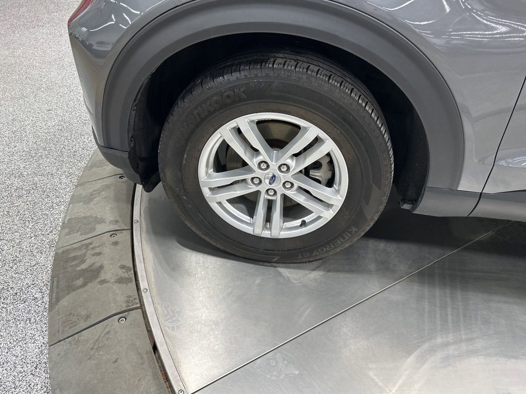 Certified 2023 Ford Explorer XLT w/ Equipment Group 202A image 35