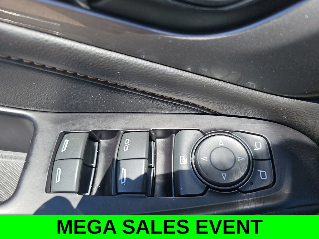 Used 2019 Chevrolet Traverse LT FWD image 27