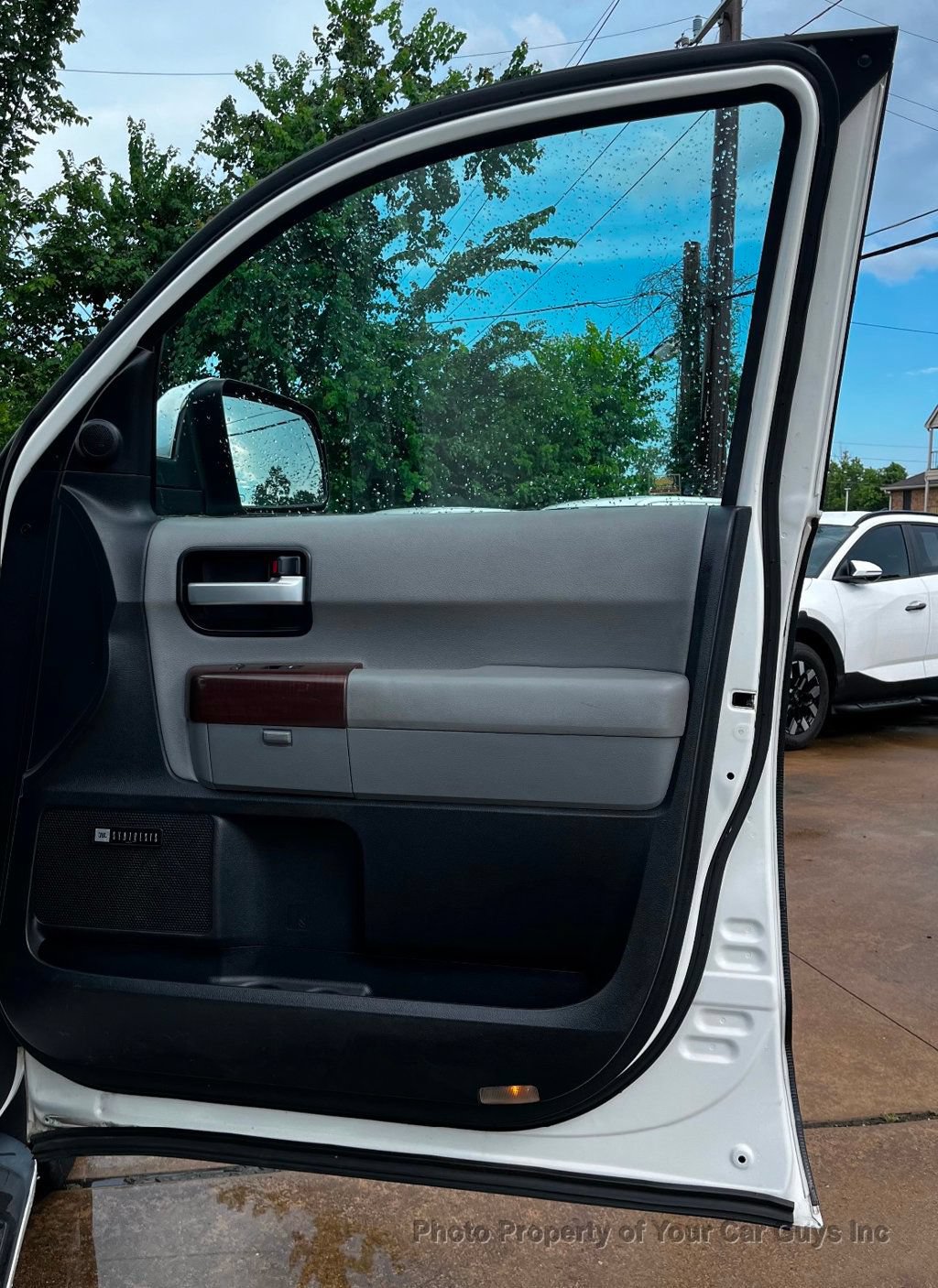 Used 2011 Toyota Sequoia Platinum RWD image 18