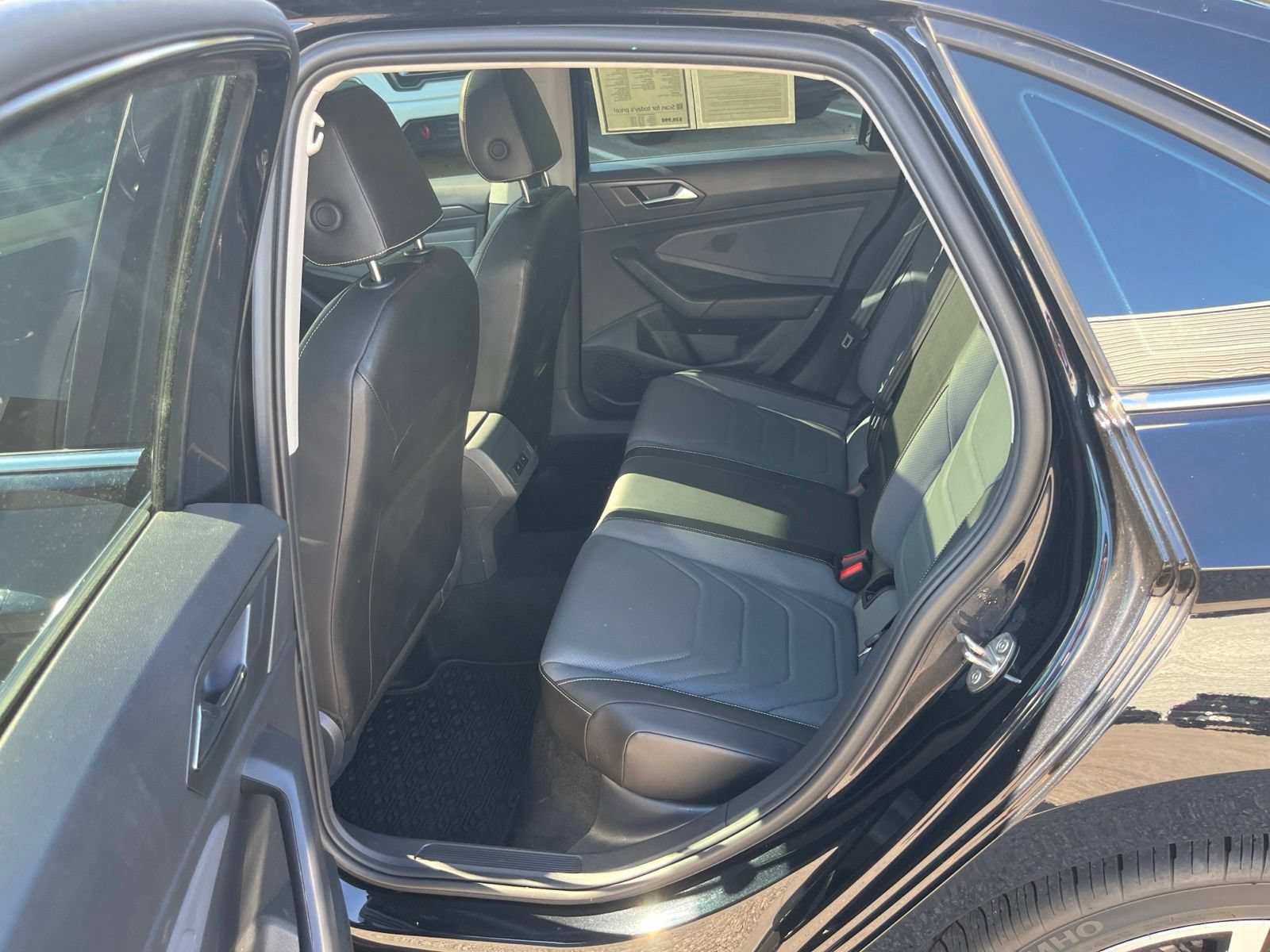 Used 2025 Volkswagen Jetta SEL FWD image 29