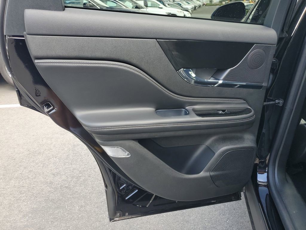 Used 2023 Lincoln Corsair Reserve image 14