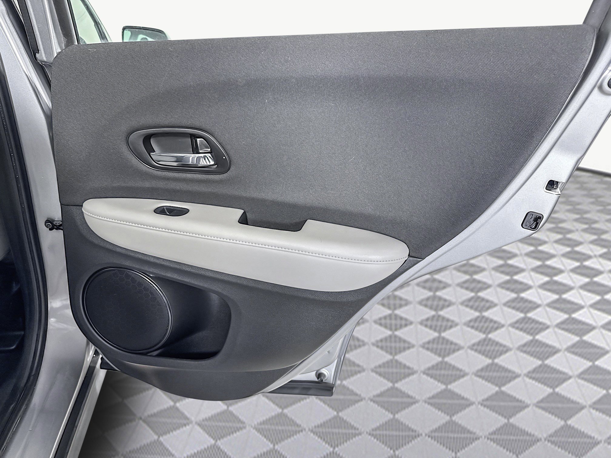 Used 2021 Honda HR-V LX image 27