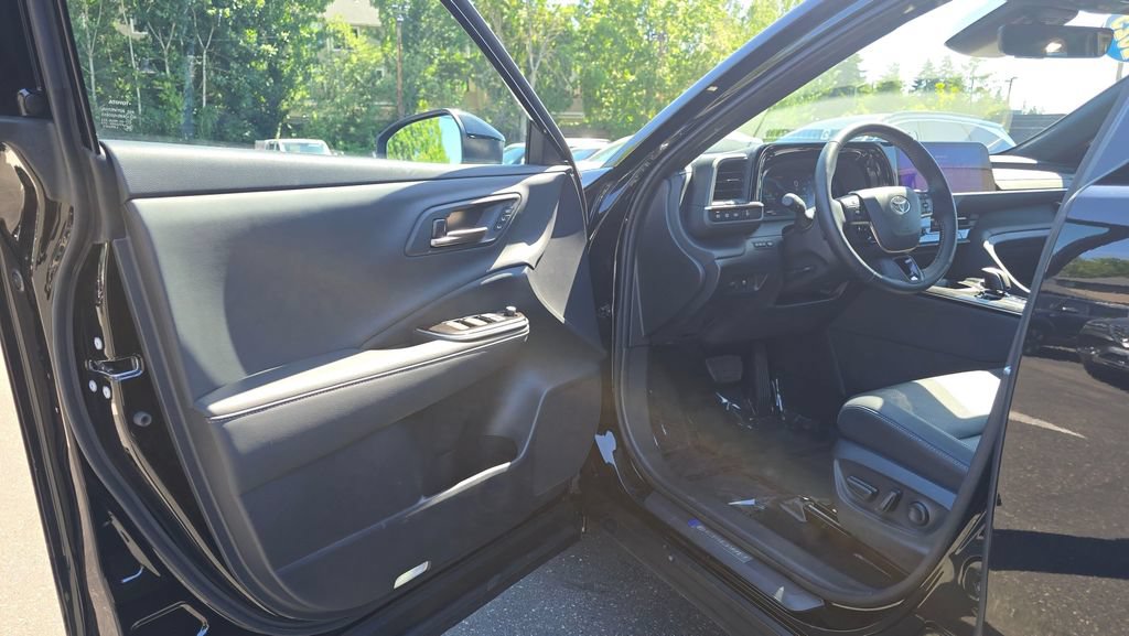 Used 2025 Toyota Crown Signia AWD/4WD image 19