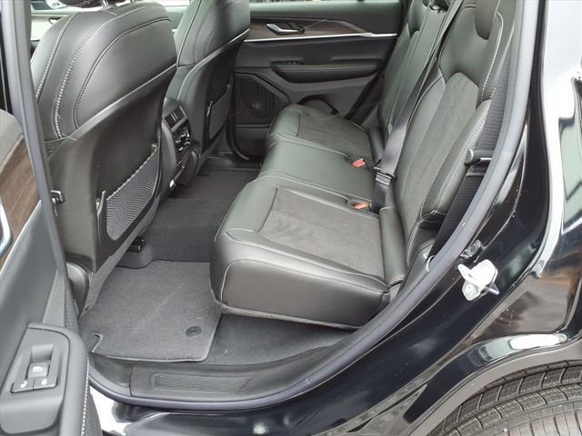 New 2026 Jeep Grand Cherokee Altitude image 13