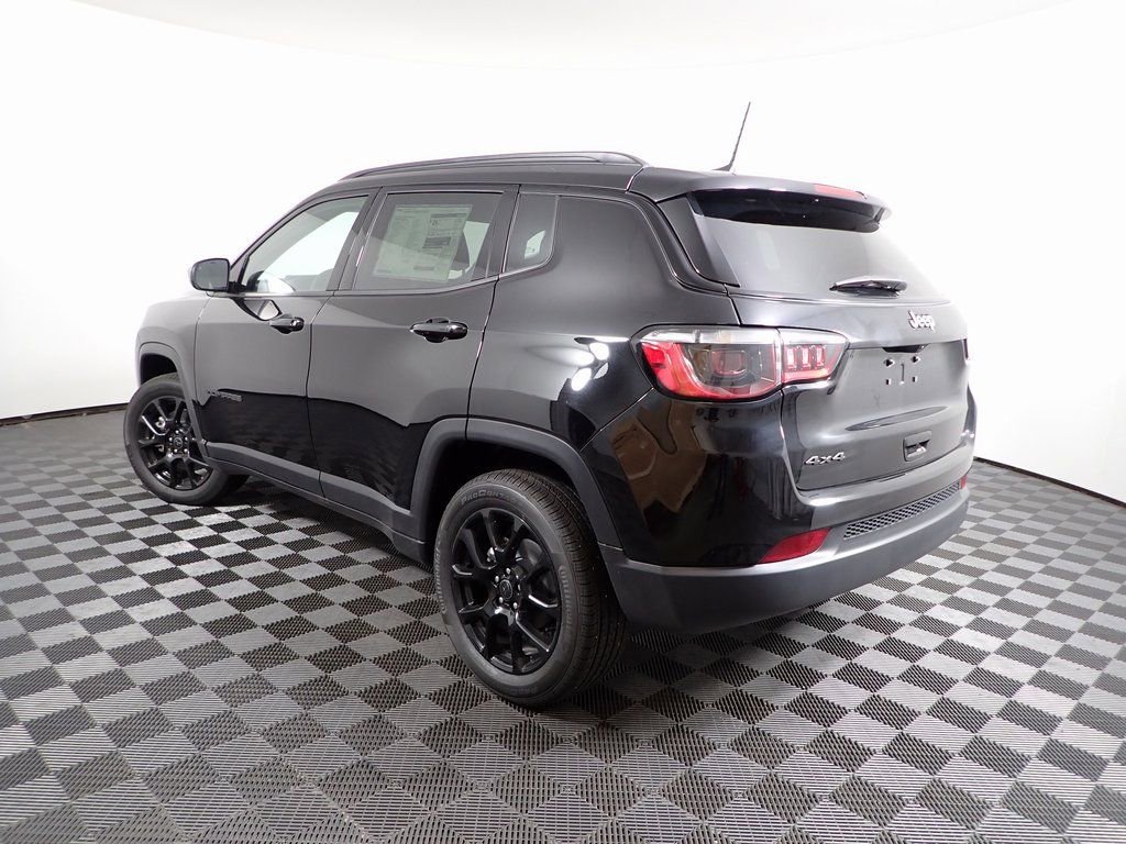 New 2026 Jeep Compass Latitude image 9