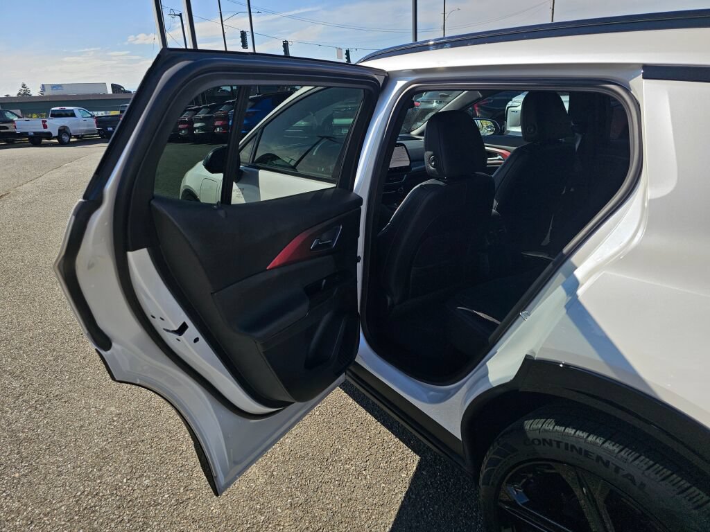 Used 2025 Chevrolet Equinox EV RS FWD image 20