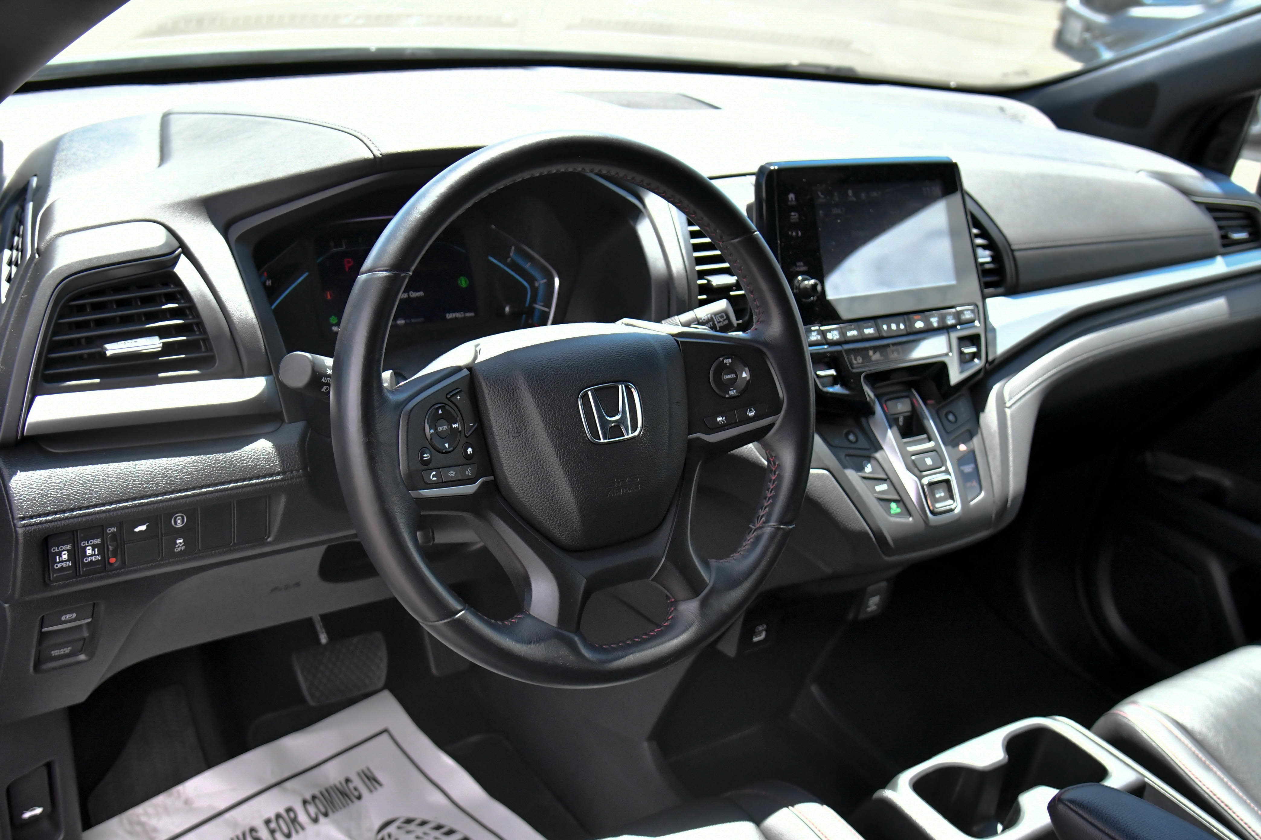 Used 2023 Honda Odyssey Sport image 16