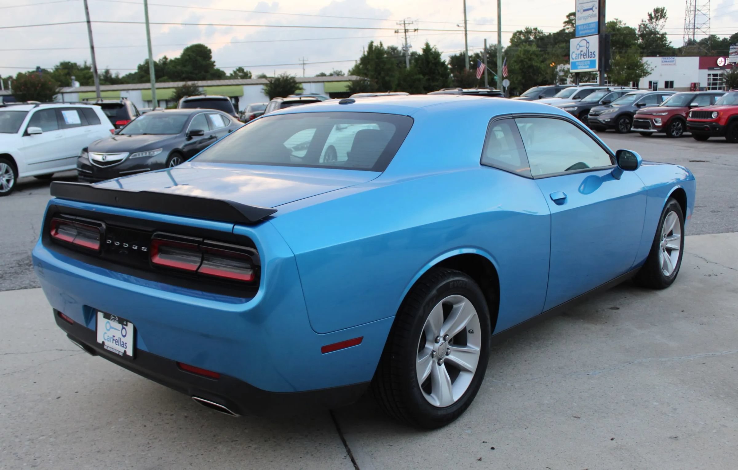 Used 2023 Dodge Challenger SXT RWD image 5