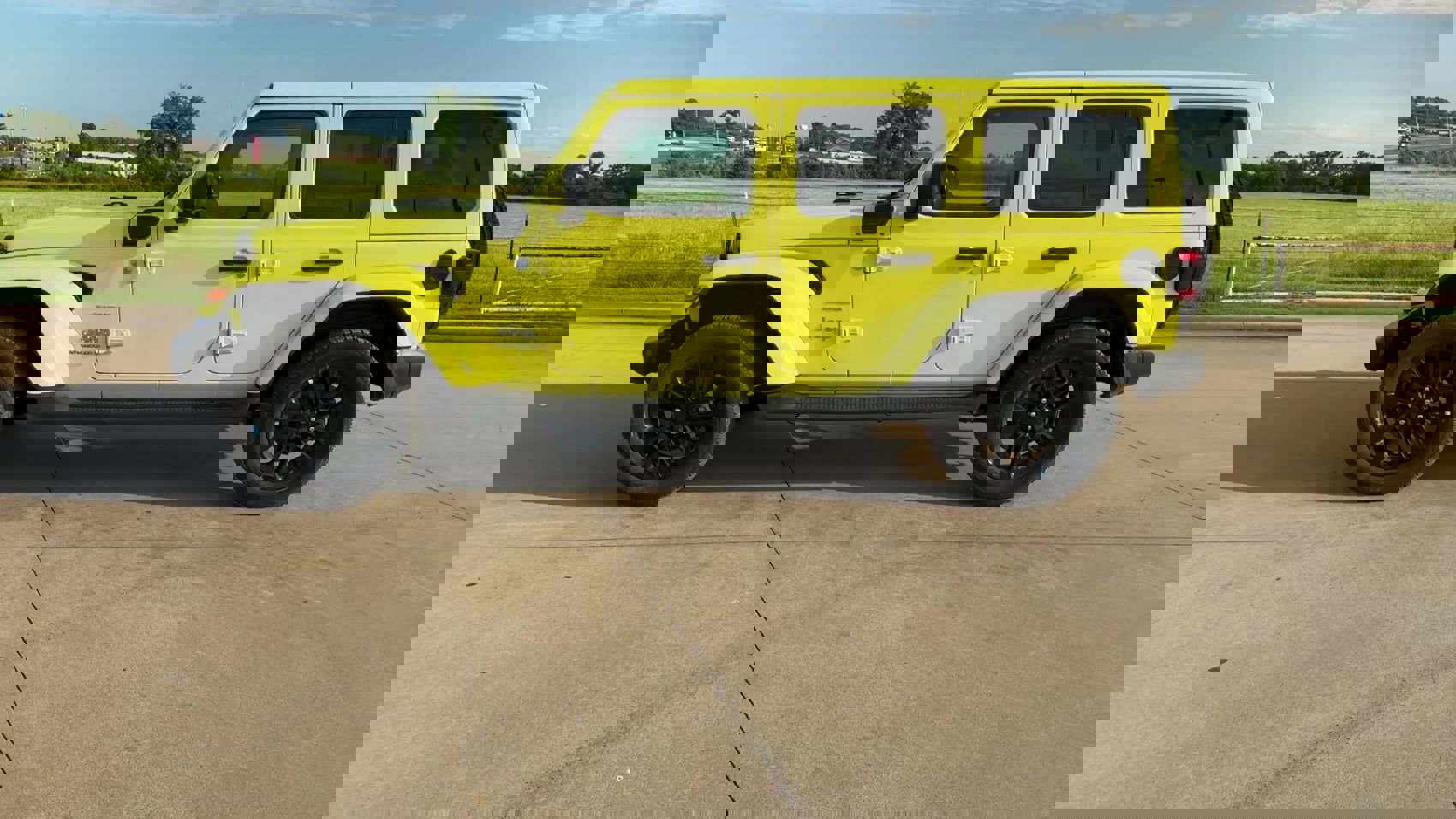 New 2023 Jeep Wrangler Sahara w/ Cold Weather Group image 5