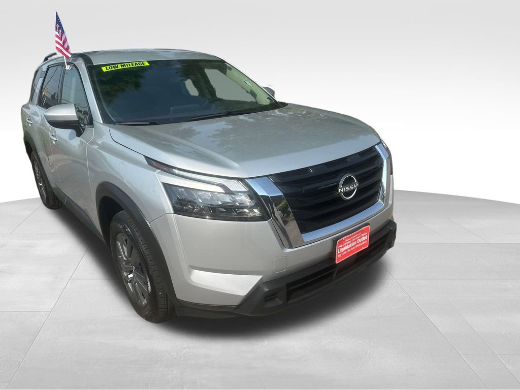 Used 2025 Nissan Pathfinder SV AWD/4WD image 57