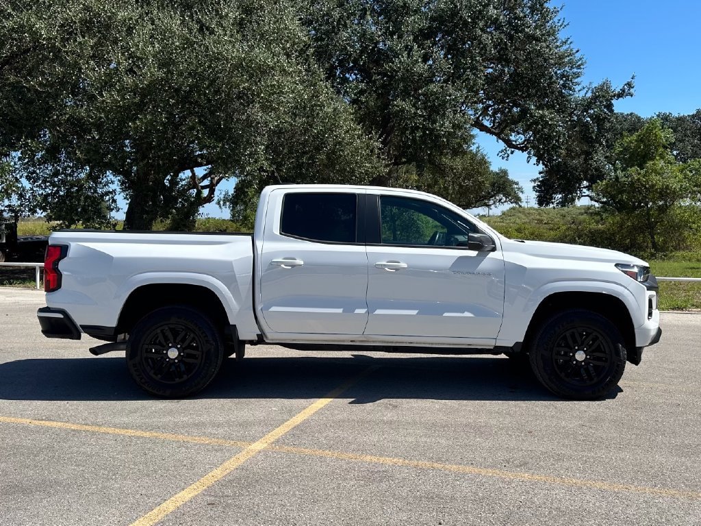 Used 2023 Chevrolet Colorado LT RWD image 4