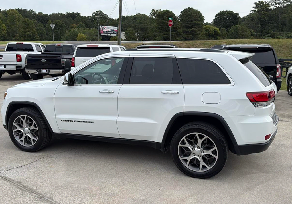 Used 2020 Jeep Grand Cherokee Limited w/ Premium Lighting Group AWD/4WD image 11