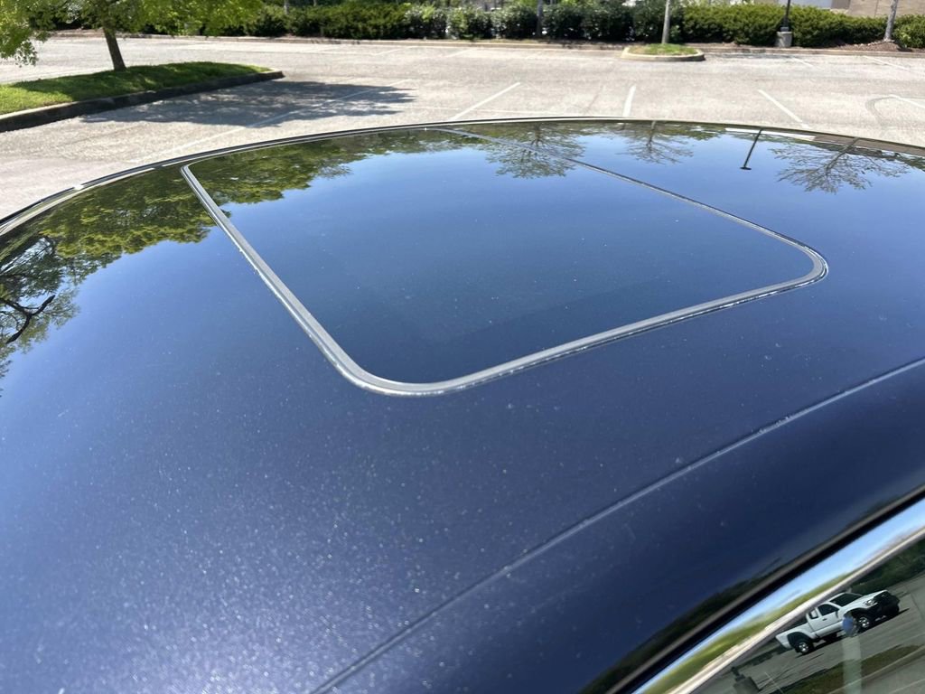 Used 2021 Genesis G90 3.3T Premium image 12