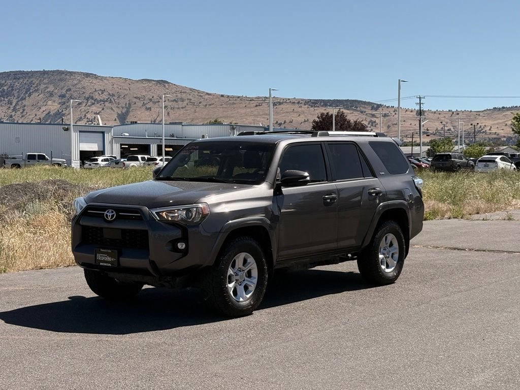 Used 2022 Toyota 4Runner SR5 Premium w/ Moonroof Package AWD/4WD image 8