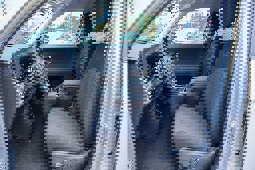 New 2025 Hyundai Venue Limited image 7