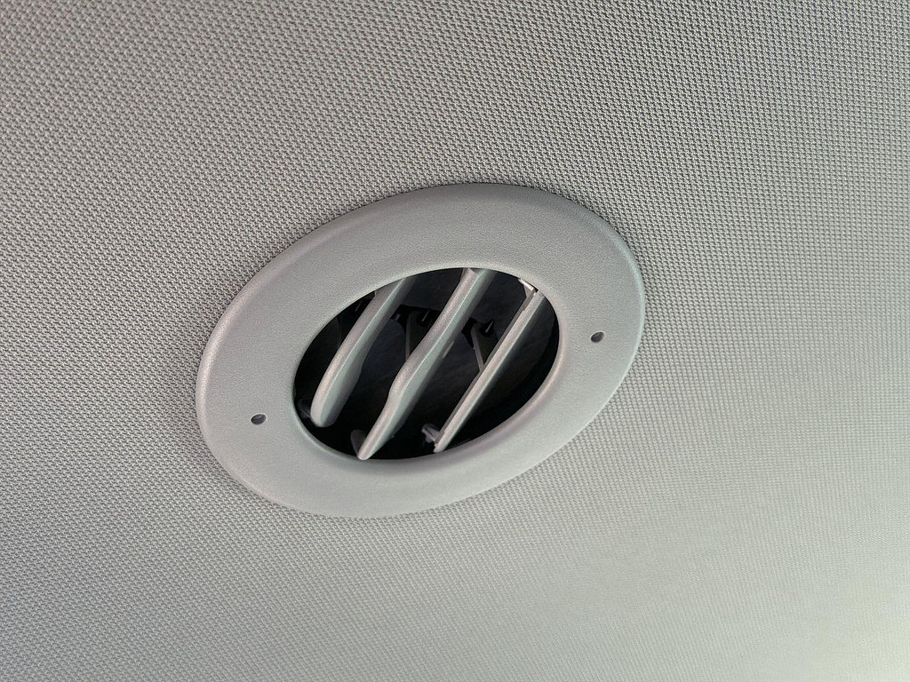Used 2023 GMC Acadia SLE FWD image 19