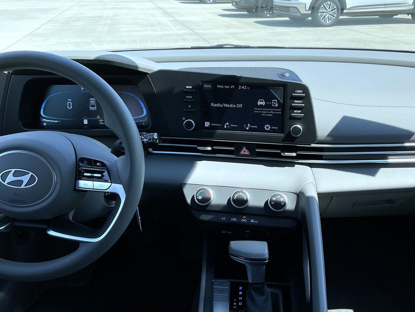 New 2026 Hyundai Elantra SE FWD image 13