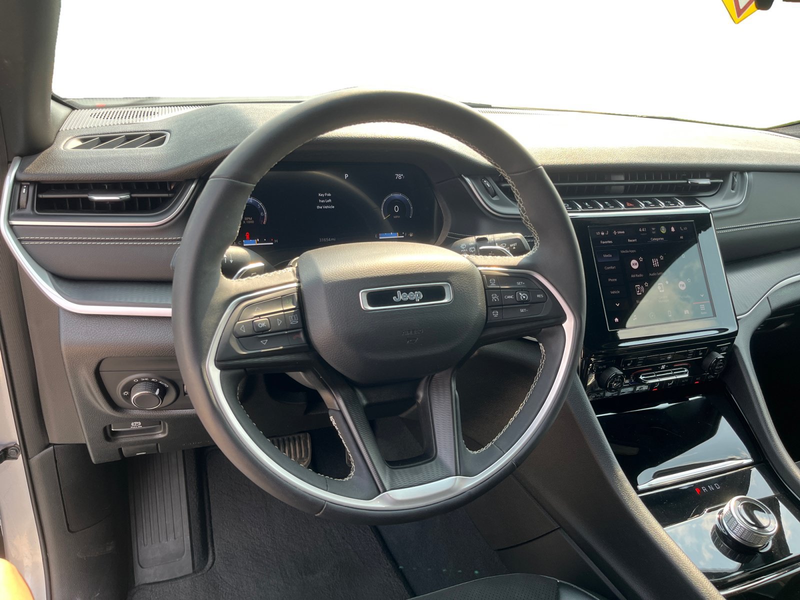 Used 2023 Jeep Grand Cherokee L Laredo AWD/4WD image 12