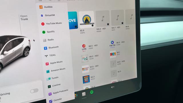 Used 2021 Tesla Model Y Long Range image 24