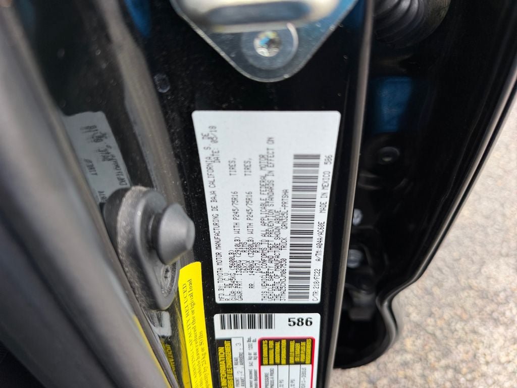 Used 2018 Toyota Tacoma SR5 RWD image 27