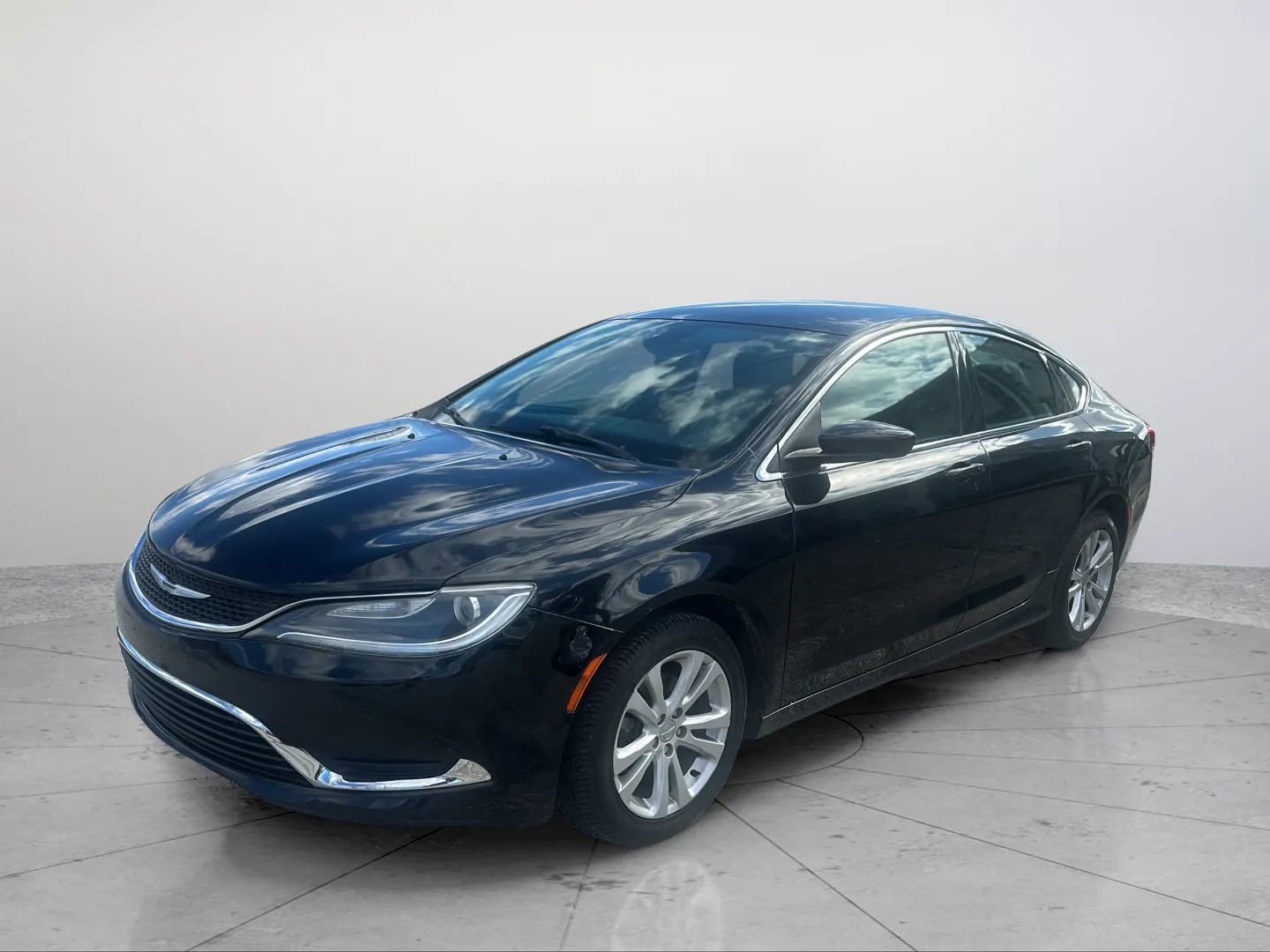 Used 2015 Chrysler 200 Limited w/ Convenience Group FWD image 9