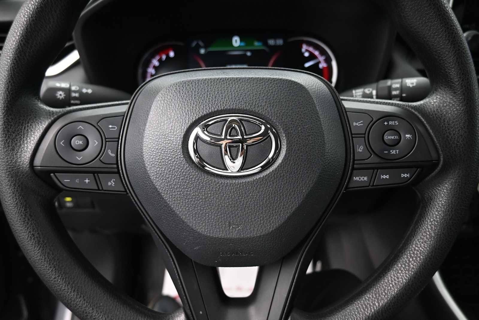 Used 2023 Toyota RAV4 XLE AWD/4WD image 6