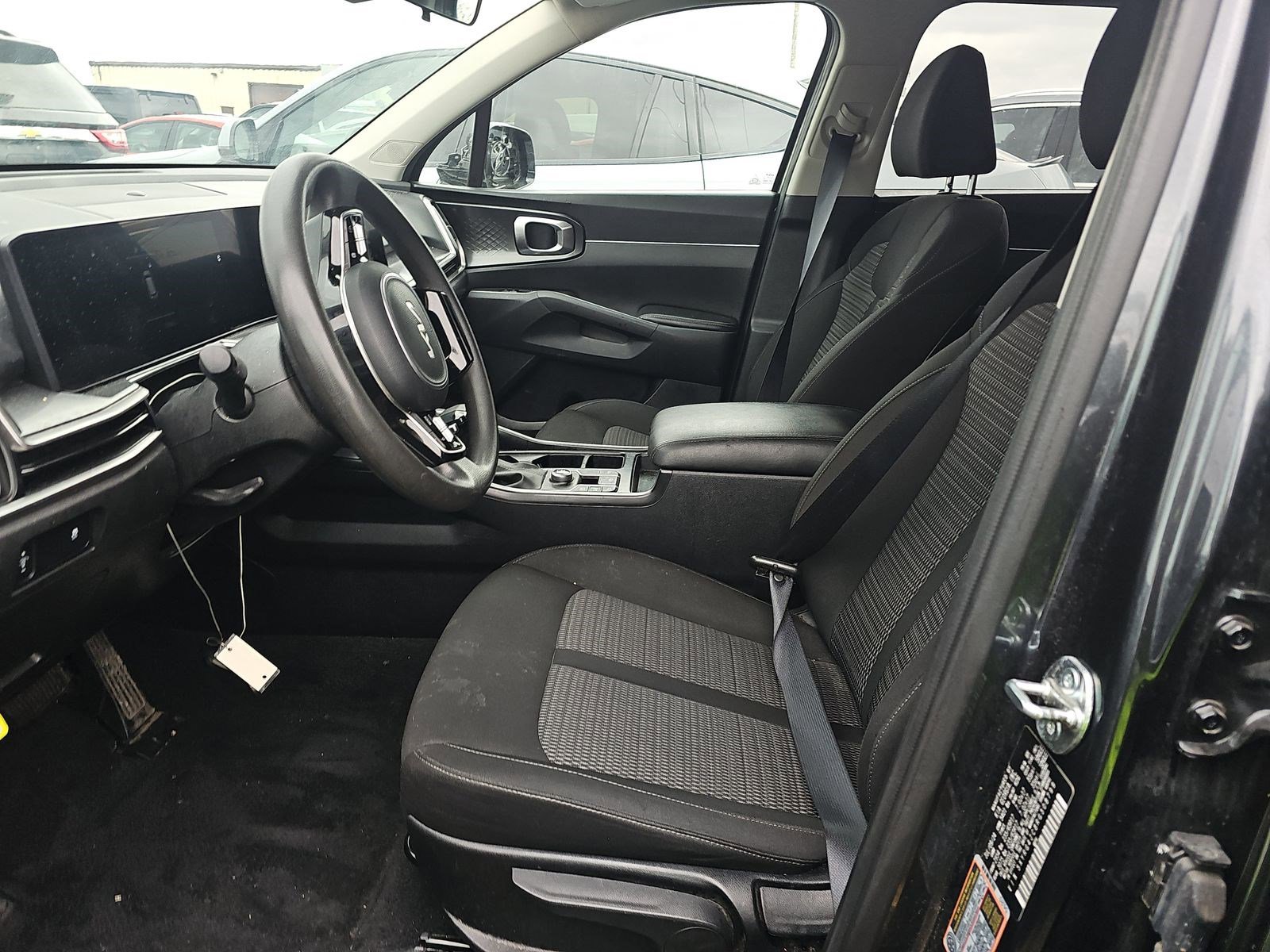 Used 2024 Kia Sorento LX image 6