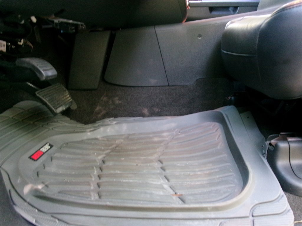 Used 2013 Chevrolet Avalanche LTZ RWD image 11